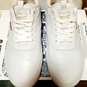 SOLD ON MERCARI!Levis shoes